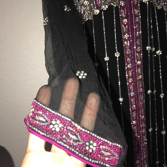 Size M Contact for more - Picture 6 of 6